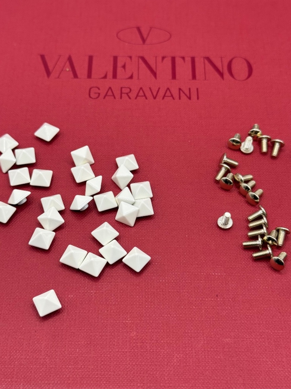 Valentino Garavani Rockstud Replacement in Enameled Ivory - Screw Post